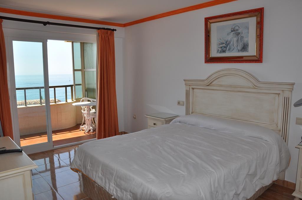Eden Roc II Apartman Marbella Szoba fotó